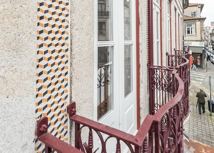 Lovelystay - Porto Windows With Ac By Central Station