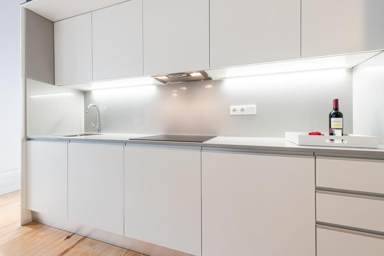 Lovelystay - Windows With Ac By Station Apartment