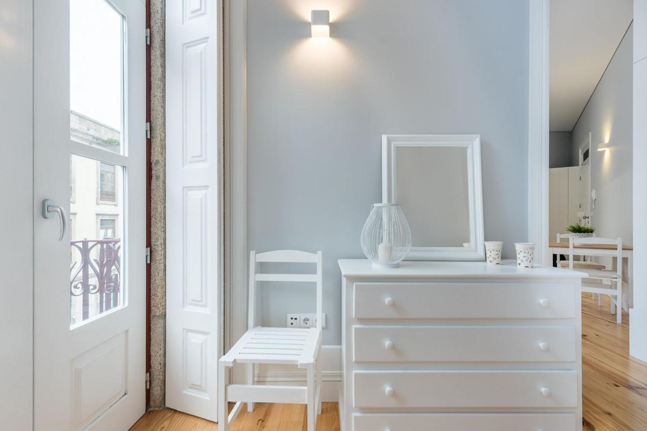 Lovelystay - Windows With Ac By Station Apartment Porto